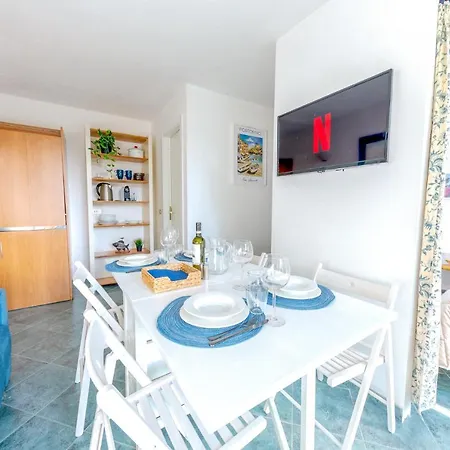 Terrazza • Con Piscina Idromassaggio Parcheggio Gratis • Giardino • Wi-fi *