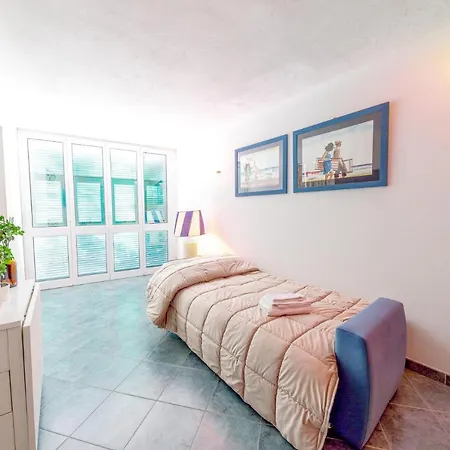 Terrazza • Con Piscina Idromassaggio Parcheggio Gratis • Giardino • Wi-fi 아파트 라팔로
