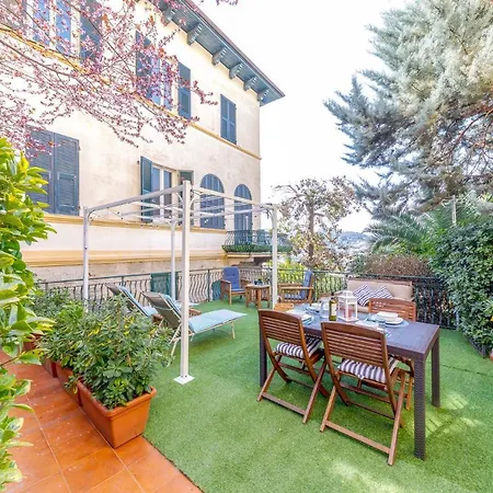 Terrazza • Con Piscina Idromassaggio Parcheggio Gratis • Giardino • Wi-fi 아파트 *